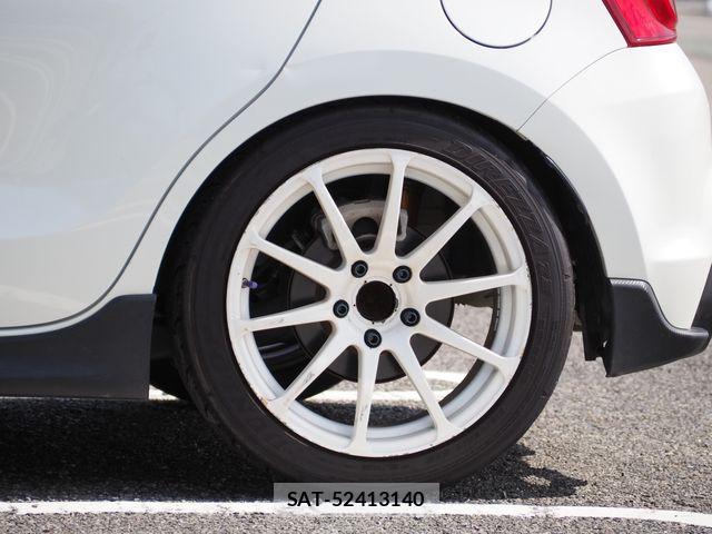 Suzuki SWIFT 2018-01 8831893-10