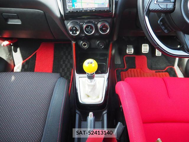 Suzuki SWIFT 2018-01 8831893-15