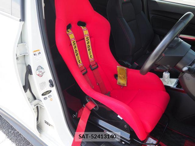 Suzuki SWIFT 2018-01 8831893-16