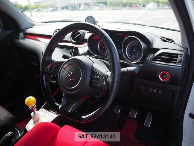 Suzuki SWIFT 2018-01 8831893-1