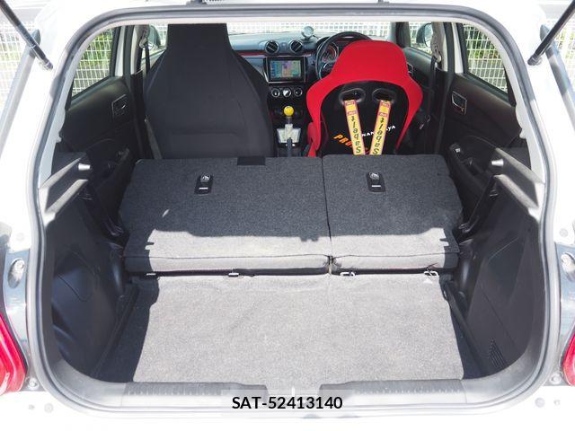 Suzuki SWIFT 2018-01 8831893-23