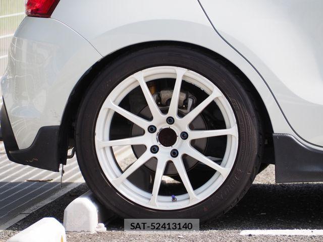 Suzuki SWIFT 2018-01 8831893-6