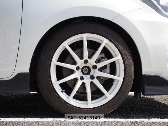 Suzuki SWIFT 2018-01 8831893-7