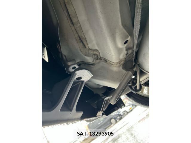 Suzuki SWIFT 2016-02 8831917-13