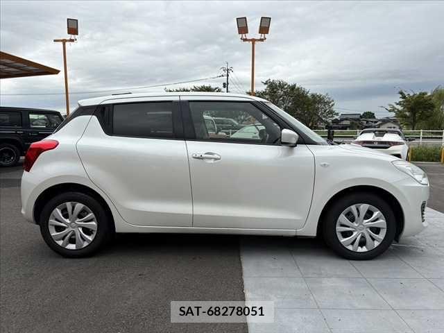 Suzuki SWIFT 2018-01 8850795-11