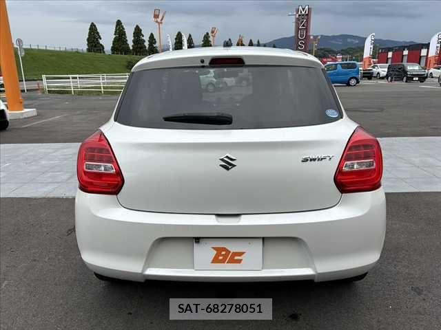 Suzuki SWIFT 2018-01 8850795-13
