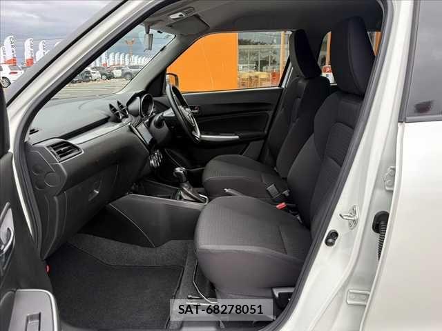 Suzuki SWIFT 2018-01 8850795-16