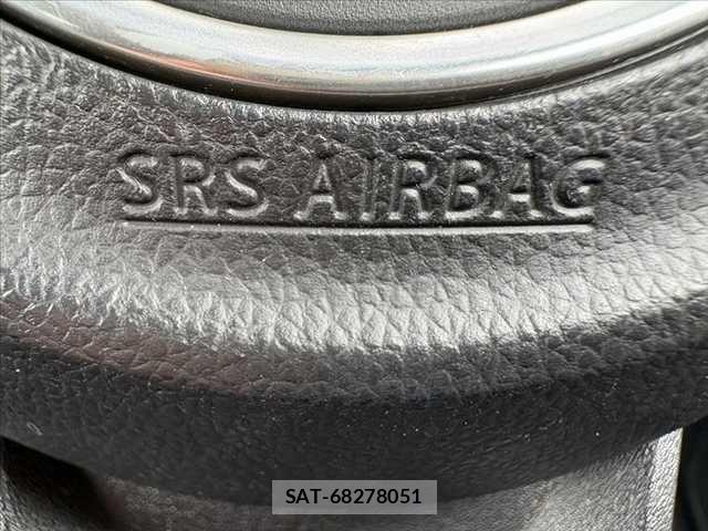 Suzuki SWIFT 2018-01 8850795-26