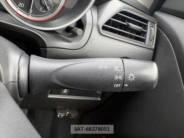 Suzuki SWIFT 2018-01 8850795-27