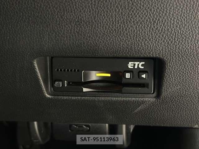 Suzuki SWIFT 2018-03 8849988-15
