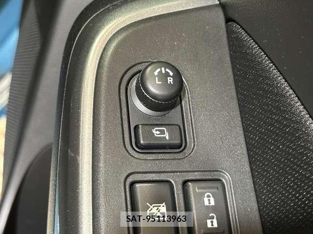 Suzuki SWIFT 2018-03 8849988-16