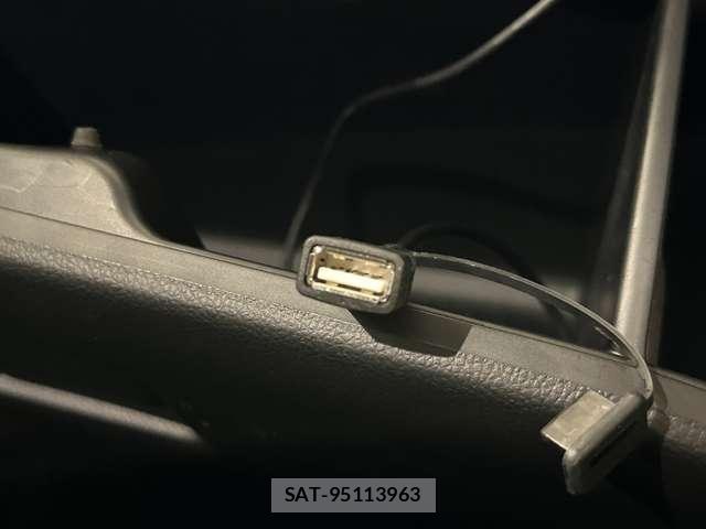 Suzuki SWIFT 2018-03 8849988-26