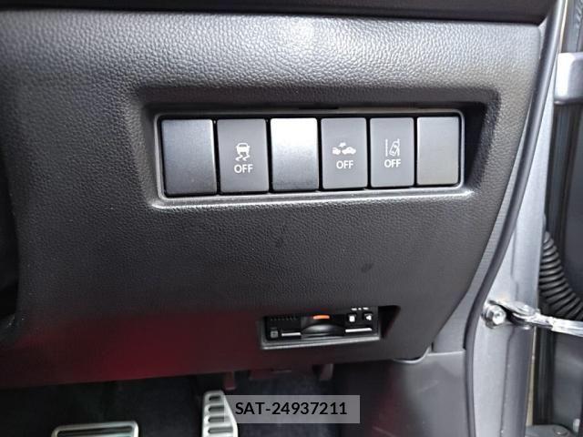 Suzuki SWIFT 2019-06 8849949-16