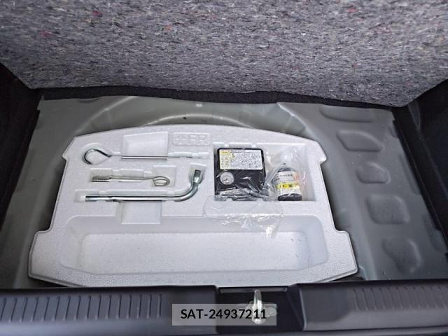 Suzuki SWIFT 2019-06 8849949-27