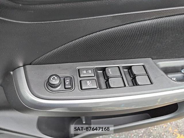 Suzuki SWIFT 2019-09 8850797-23