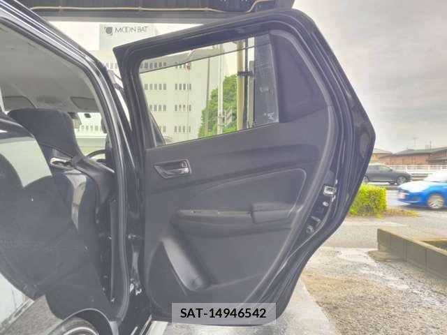 Suzuki SWIFT 2024-06 8850787-11