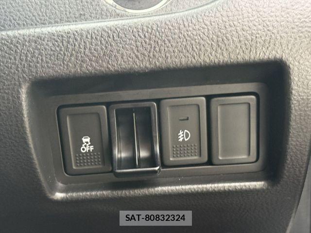 Suzuki SWIFT 2015-10 8850796-25