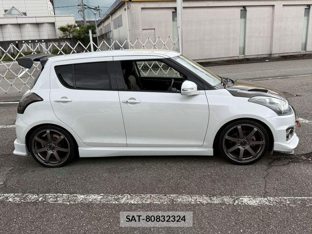 Suzuki SWIFT 2015-10 8850796-3