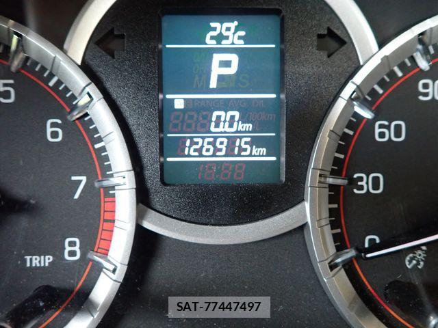 Suzuki SWIFT 2012-04 8872199-10