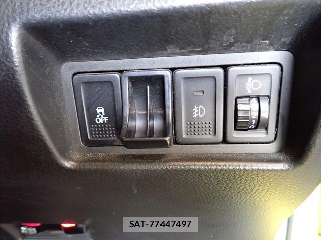 Suzuki SWIFT 2012-04 8872199-16