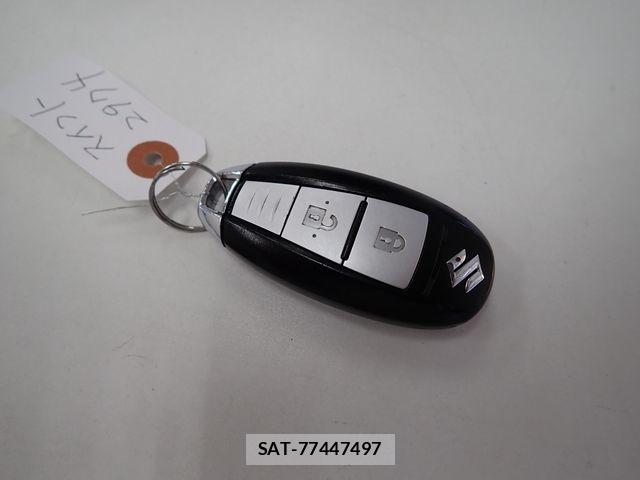 Suzuki SWIFT 2012-04 8872199-25