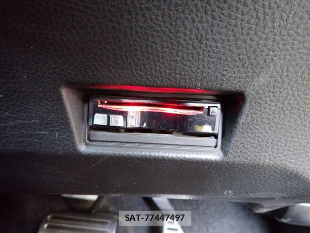 Suzuki SWIFT 2012-04 8872199-26