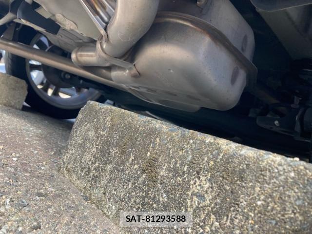 Suzuki SWIFT 2021-03 8882455-4