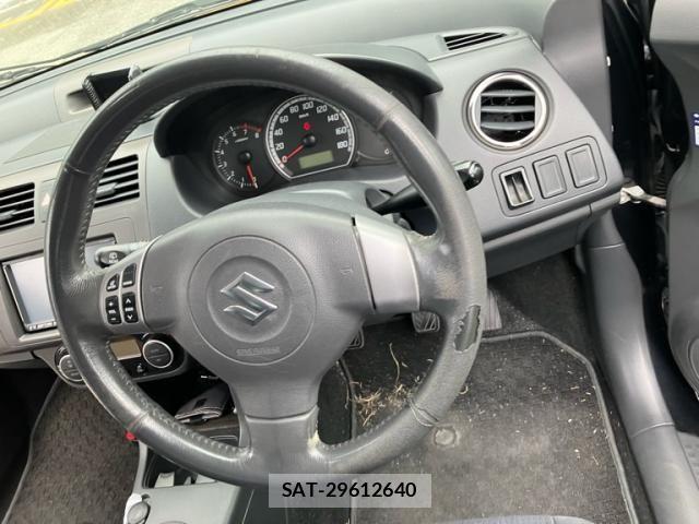 Suzuki SWIFT 2007-11 8882476-11