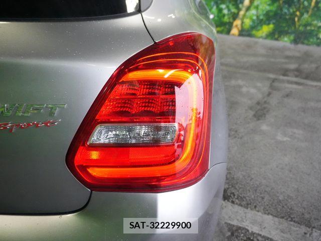 Suzuki SWIFT 2018-03 8882457-26