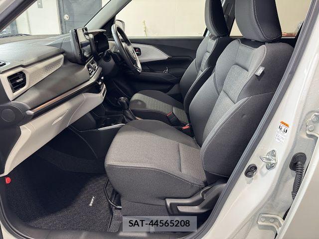 Suzuki SWIFT 2024-01 8882452-9