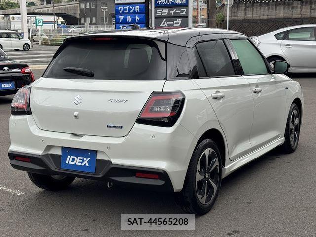 Suzuki SWIFT 2024-01 8882452-3
