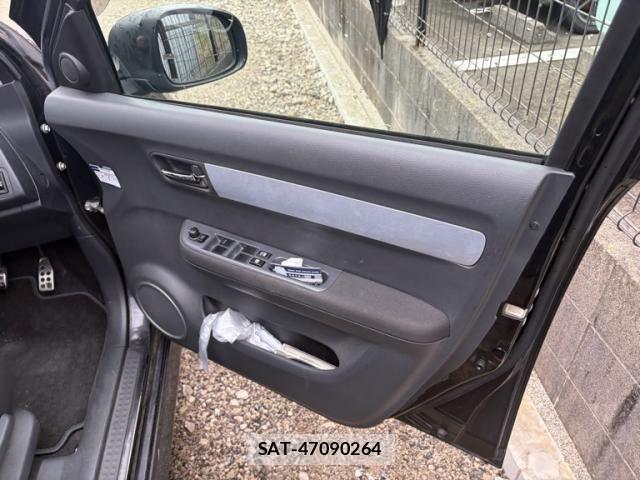 Suzuki SWIFT 2007-10 8882474-9