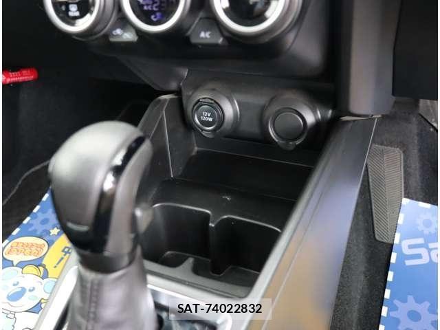 Suzuki SWIFT 2018-06 8882461-12