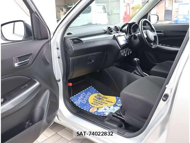 Suzuki SWIFT 2018-06 8882461-25
