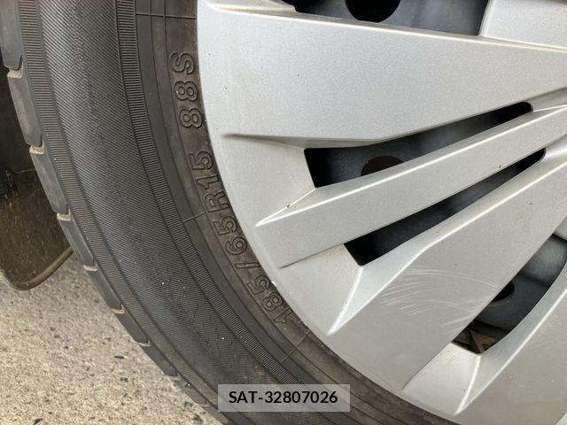 Suzuki SWIFT 2014-07 8884433-21