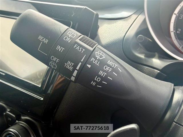 Suzuki SWIFT 2022-02 8884427-13