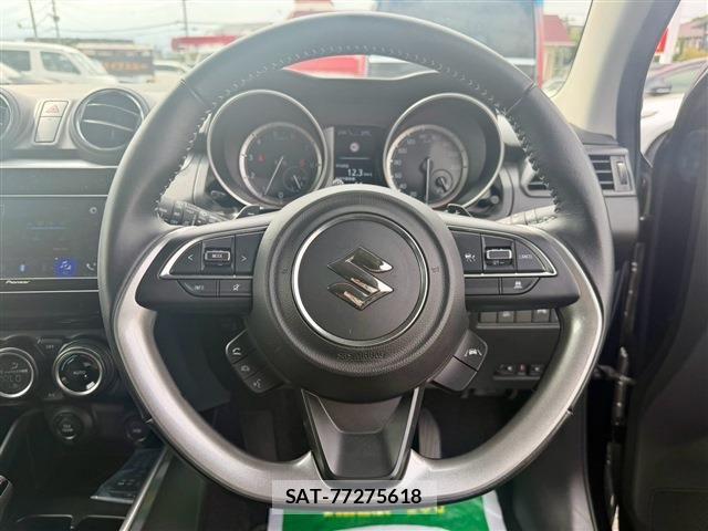 Suzuki SWIFT 2022-02 8884427-3