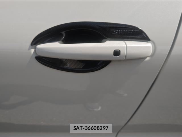 Suzuki SWIFT 2023-05 8884426-10