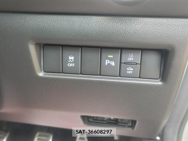 Suzuki SWIFT 2023-05 8884426-24