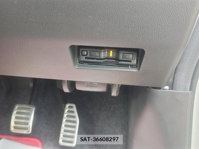 Suzuki SWIFT 2023-05 8884426-25