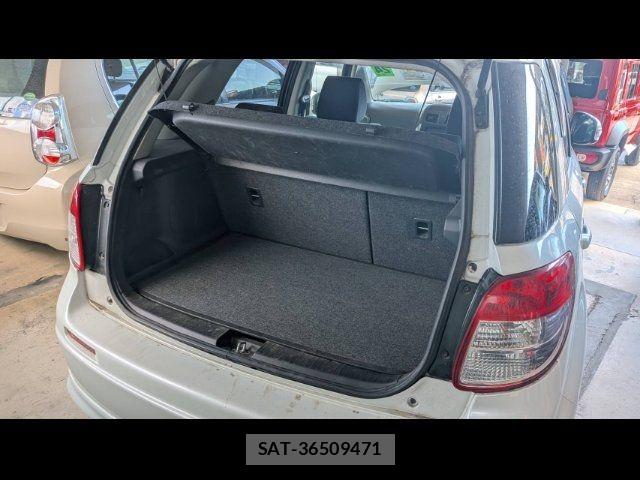 Suzuki SX4 2012-02 8831923-9