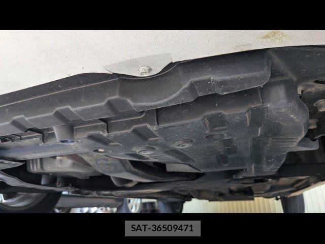 Suzuki SX4 2012-02 8831923-21