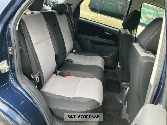 Suzuki SX4 2007-12 8882478-10