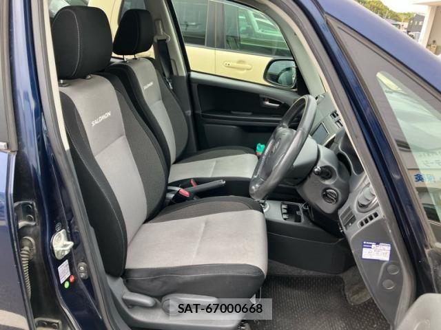 Suzuki SX4 2007-12 8882478-11
