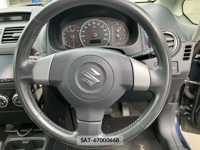 Suzuki SX4 2007-12 8882478-13