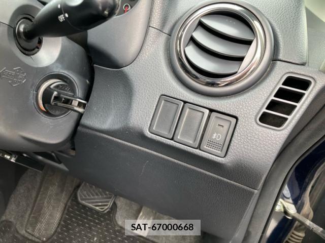 Suzuki SX4 2007-12 8882478-14