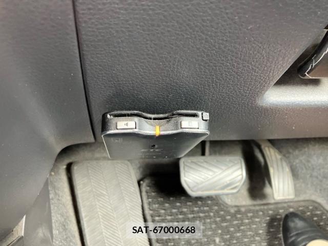 Suzuki SX4 2007-12 8882478-15