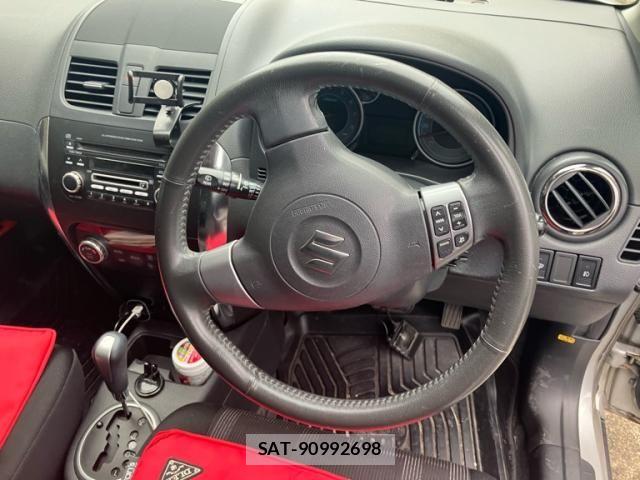Suzuki SX4 2011-01 7879820-11