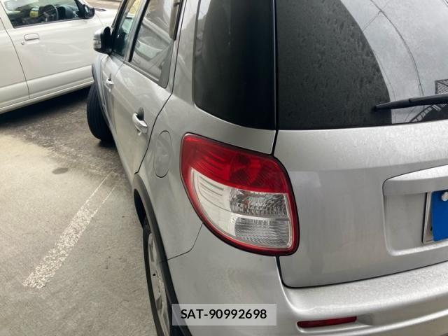 Suzuki SX4 2011-01 7879820-4