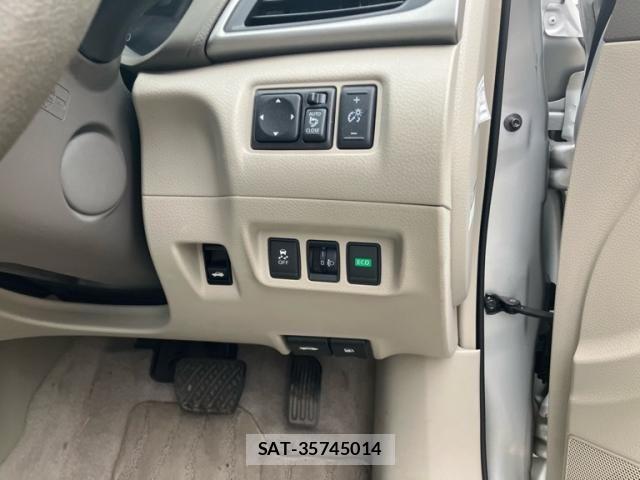 Nissan Sylphy 2013-10 8563721-9
